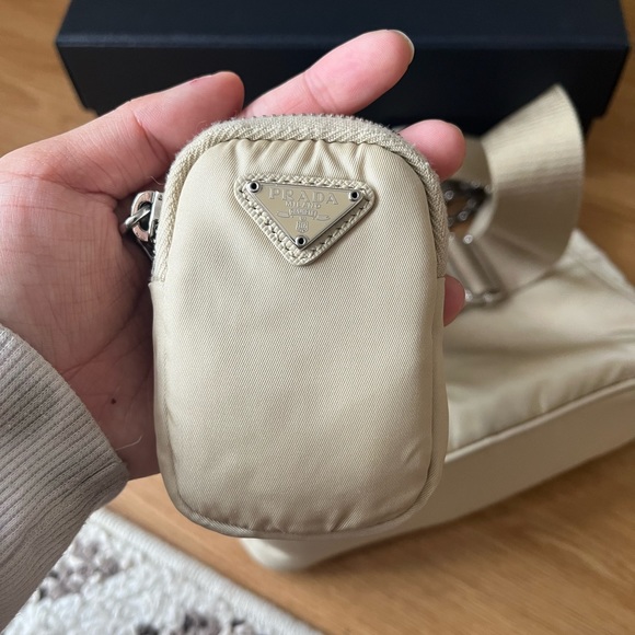 Prada Re-Edition 2005 Re-Nylon bag(beige) - Picture 11 of 14